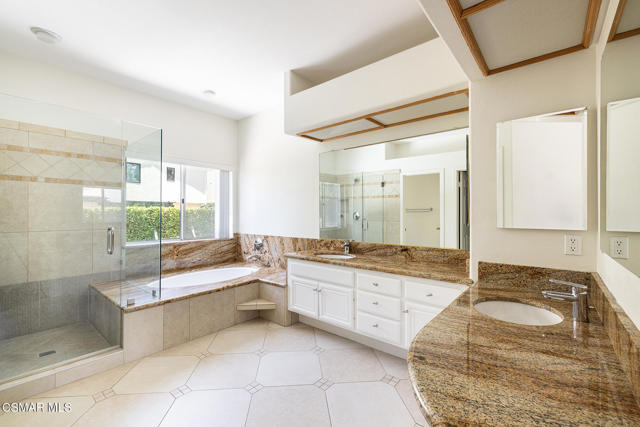 525 Myrtle Court, Oak Park CA: https://media.crmls.org/mediaz/67baa62c-4198-42d0-9a8e-800e40e6ab4d.jpg