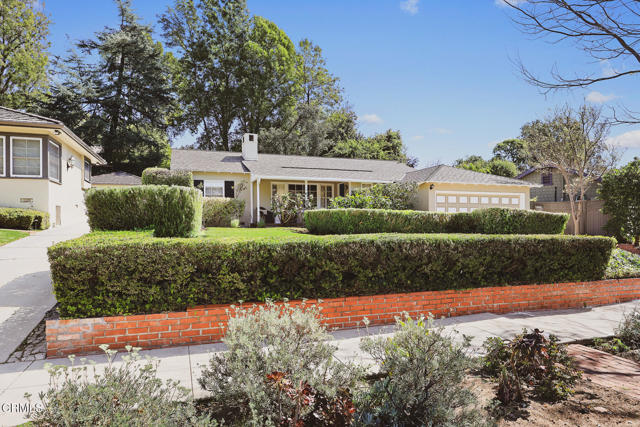 Detail Gallery Image 3 of 63 For 1480 Vista Ln, Pasadena,  CA 91103 - 3 Beds | 2 Baths