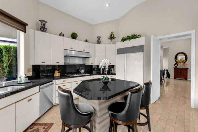 75273 Spyglass Drive, Indian Wells CA: https://media.crmls.org/mediaz/67bacd2c-24b0-43fa-a326-15338dfab0f5.jpg