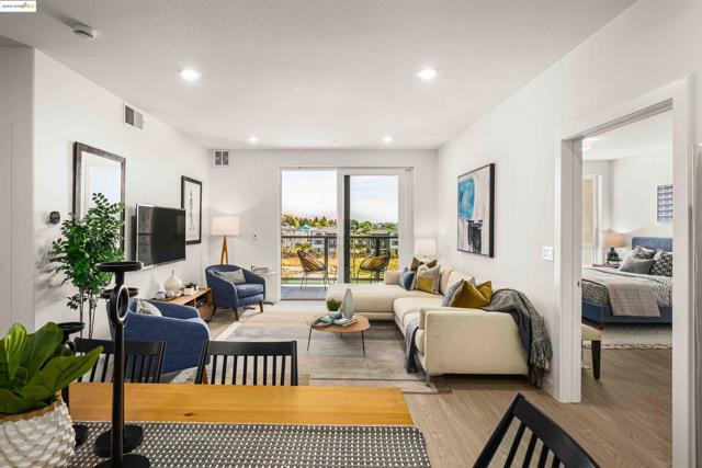 500 Somi Ct, Hayward CA: https://media.crmls.org/mediaz/67bb431b-ff77-474a-a741-21b2fca16182.jpg