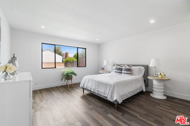 2912 Greenfield Avenue, Los Angeles CA: https://media.crmls.org/mediaz/67bb6e18-3885-4145-be23-106ca81327df.jpg