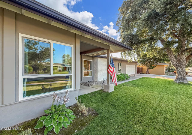1251 Buckingham Drive, Thousand Oaks CA: https://media.crmls.org/mediaz/67bbde8a-4d7c-455d-b160-d7ed2173345c.jpg