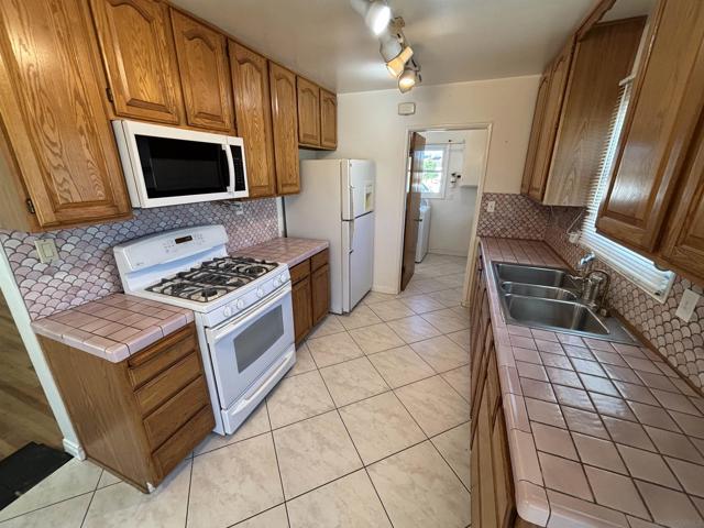 6369 Clara Lee Ave, San Diego CA: https://media.crmls.org/mediaz/67bc0393-cb2b-4a2c-a186-c2e8e52749a9.jpg