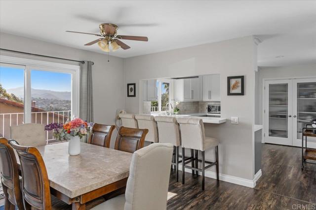Detail Gallery Image 9 of 37 For 215 Cranston Crest, Escondido,  CA 92025 - 3 Beds | 2 Baths