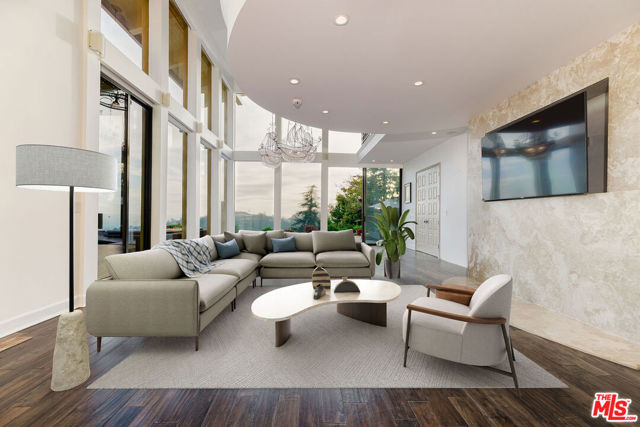 1401 Bel Air Road, Los Angeles CA: https://media.crmls.org/mediaz/67bcce2a-8f4f-47fa-8398-ab7f3cd10c78.jpg