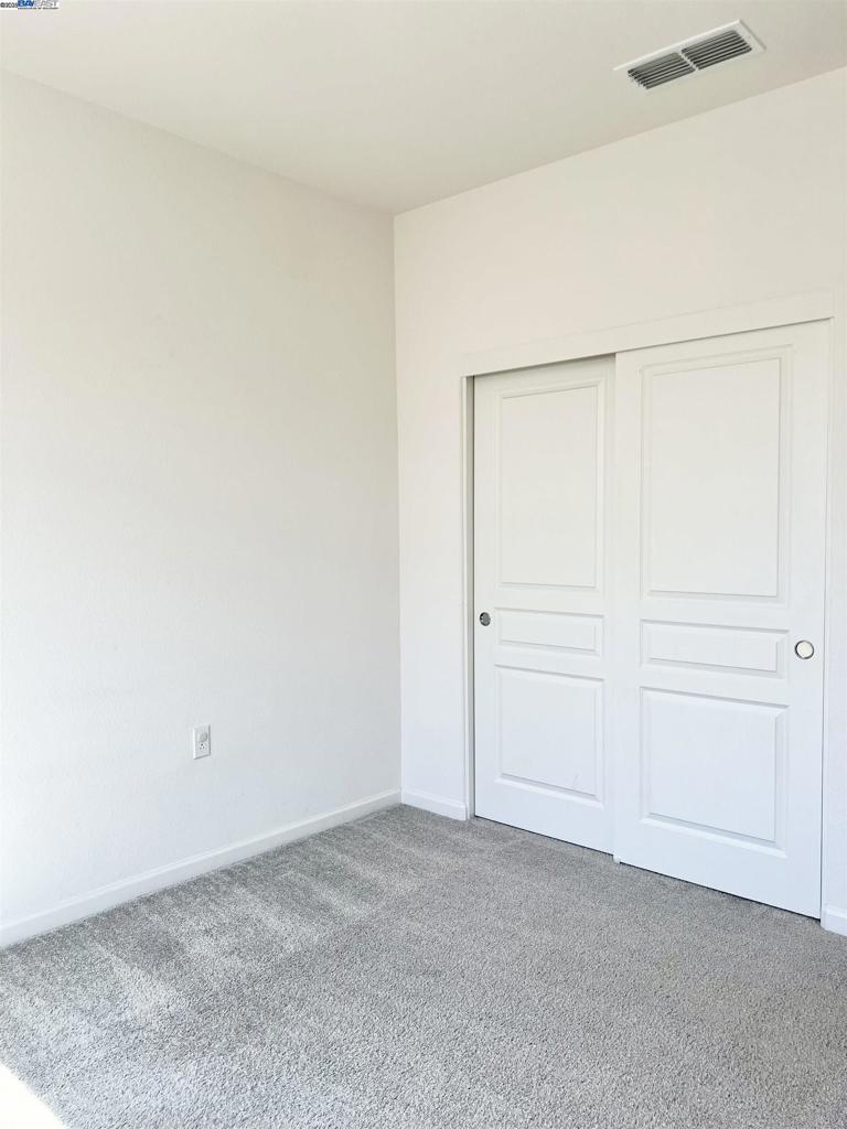 https://media.crmls.org/mediaz/67bcdcdf-cbe1-448b-9c3a-8236f24d119b.jpg?preset=X-Large