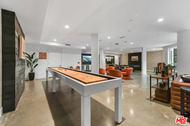 5075 Camino De La Siesta, San Diego CA: https://media.crmls.org/mediaz/67bd2793-216a-43f2-bc0e-a99ef7442d52.jpg
