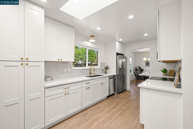 Image 12 of 31 For 3959 Chestnut Ave