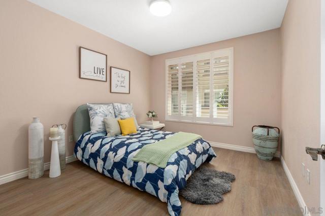 4165 Executive Dr, La Jolla CA: https://media.crmls.org/mediaz/67bd567f-929a-444e-8192-32d68ed24f7a.jpg