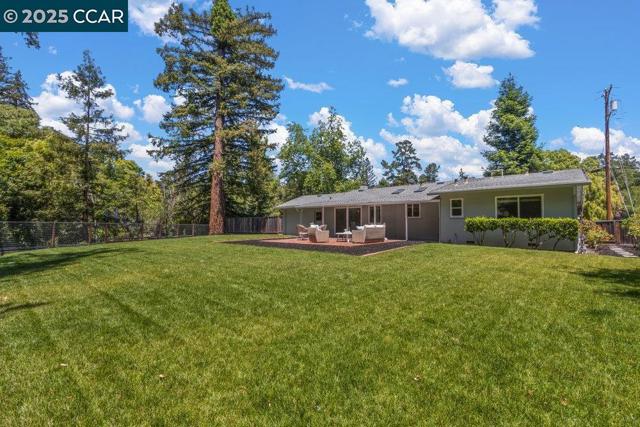 180 Ivy Drive, Orinda CA: https://media.crmls.org/mediaz/67be03fe-d968-4e58-94e9-7e523ba30e32.jpg
