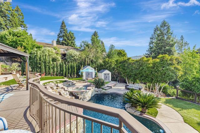 324 Merrilee Place, Danville CA: https://media.crmls.org/mediaz/67be9b00-268a-47d4-86ae-eec4be4e9c72.jpg