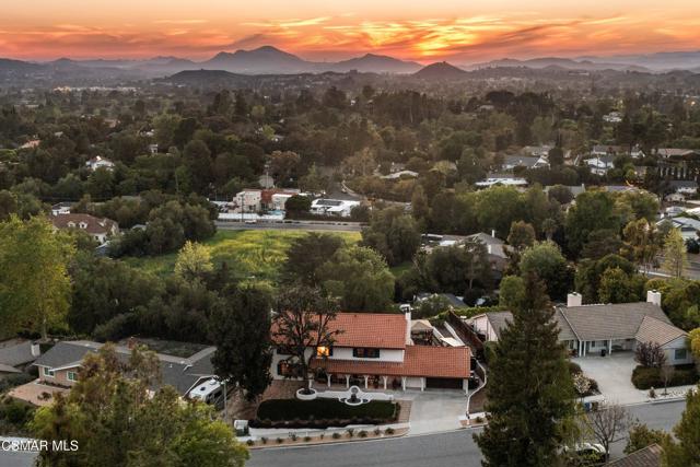 863 Falmouth Street, Thousand Oaks CA: https://media.crmls.org/mediaz/67bf233e-ecce-457f-a475-bb7e758e9b07.jpg