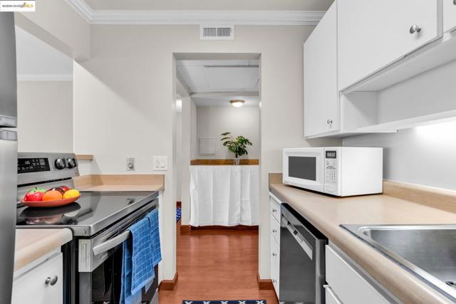 470 N N Civic Drive, Walnut Creek CA: https://media.crmls.org/mediaz/67bfa615-7588-463b-a0c1-a4164eea8581.jpg