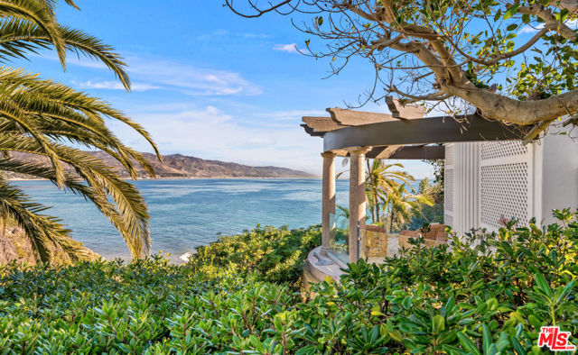 28808 Cliffside Drive, Malibu CA: https://media.crmls.org/mediaz/67c0291a-0682-4aaa-833f-91803bedb4ae.jpg