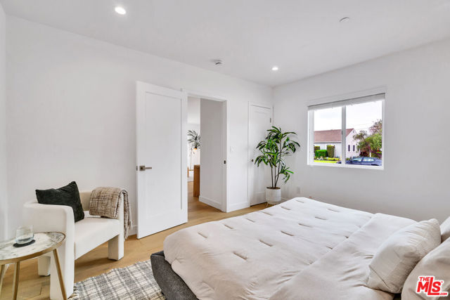 7832 Croydon Avenue, Los Angeles CA: https://media.crmls.org/mediaz/67c06cba-b32c-441c-8451-534dc3076a89.jpg