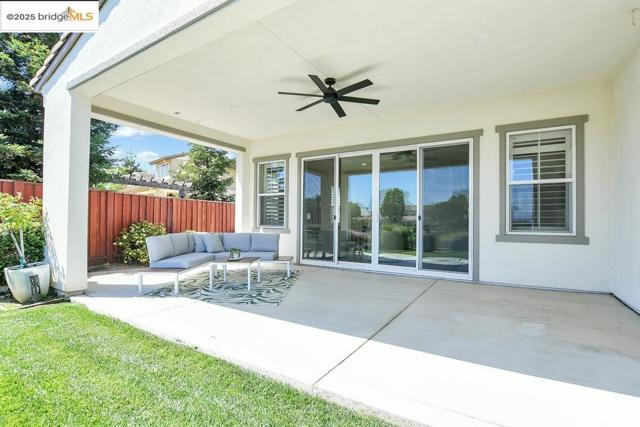 133 Clear Lake Ct, Oakley CA: https://media.crmls.org/mediaz/67c2871a-7d8c-44e8-9c12-dabfea7e8eec.jpg
