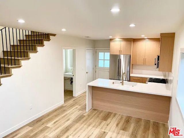 5220 5222 Whitsett Avenue, Valley Village CA: https://media.crmls.org/mediaz/67c3913a-397f-4288-91aa-77d80c3caa20.jpg