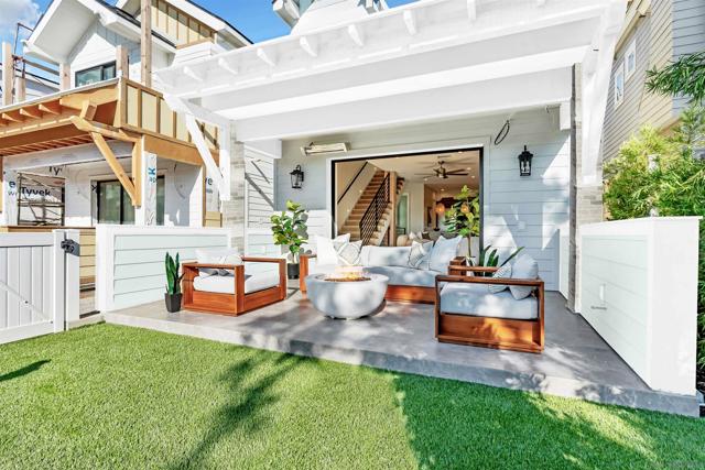 847 G Avenue, Coronado CA: https://media.crmls.org/mediaz/67c54f9f-1d53-4f76-aa08-9fcae357df3e.jpg
