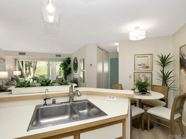 Detail Gallery Image 15 of 32 For 7263 Camino Degrazia #31,  San Diego,  CA 92111 - 2 Beds | 2 Baths