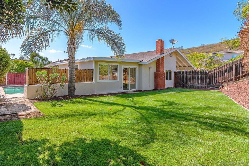 11489 Almazon St - photo 3