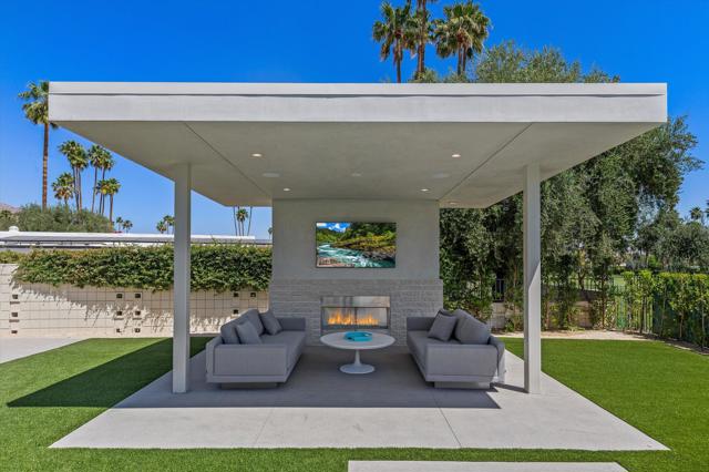 2290 S Yosemite Drive, Palm Springs CA: https://media.crmls.org/mediaz/67c76851-82db-4ac6-a7a4-67a67f151503.jpg
