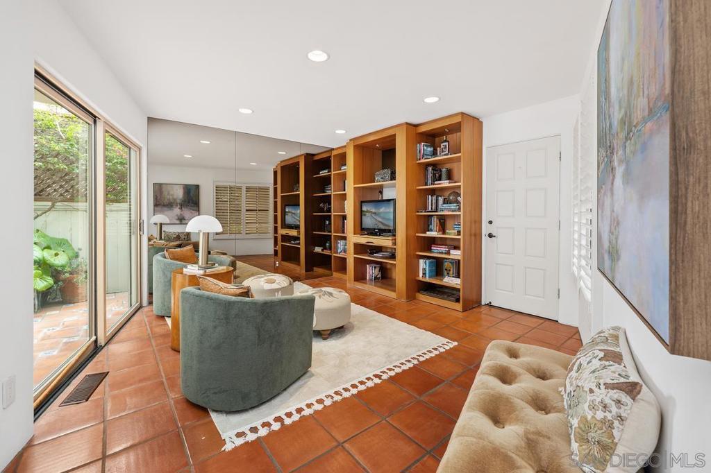 MLS #250037432SD image #22