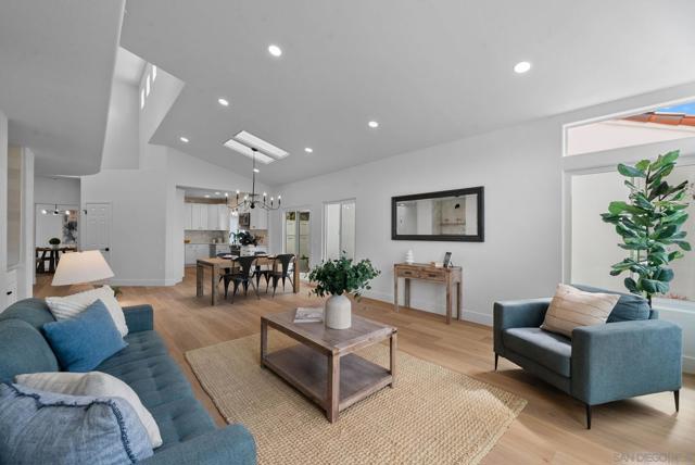 4979 Poseidon Way, Oceanside CA: https://media.crmls.org/mediaz/67c78e79-f439-46e3-9c4c-8992383f3303.jpg