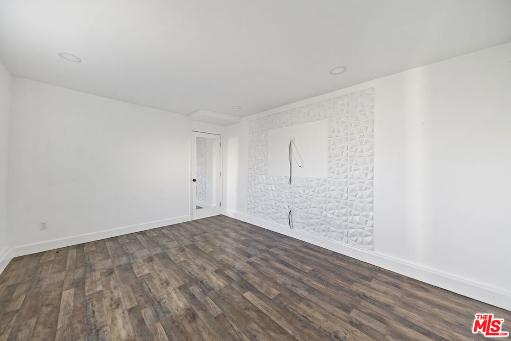 MLS #25487549 image #17