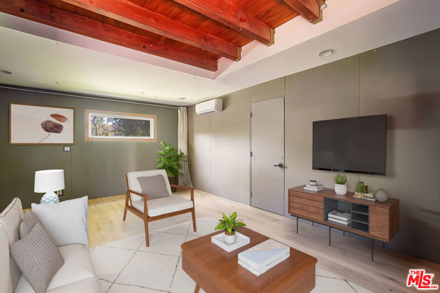 2770 La Castana Drive, Los Angeles CA: https://media.crmls.org/mediaz/67c8cf87-c1dd-48f8-8311-597b059d3c78.jpg