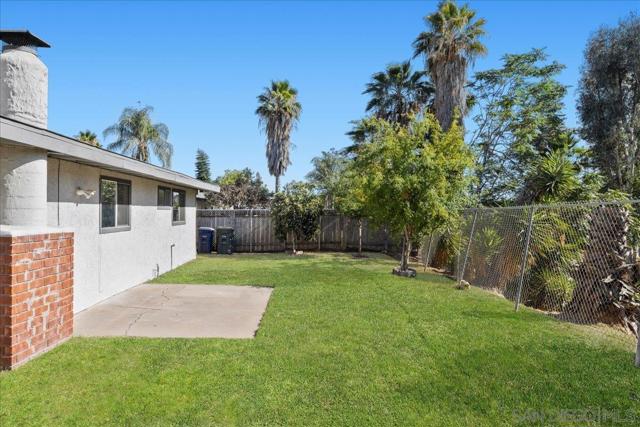 13752 Frame Rd, Poway CA: https://media.crmls.org/mediaz/67c8dd94-72bb-41fb-a5a5-8fc6b683e373.jpg