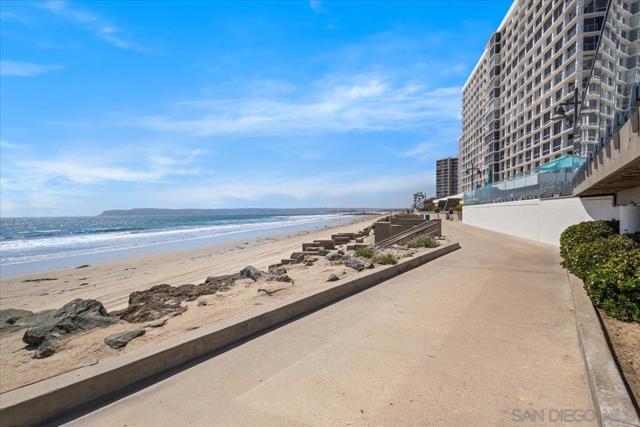 1820 Avenida Del Mundo, Coronado CA: https://media.crmls.org/mediaz/67ca423e-a29a-4cc9-99b5-222044671ba6.jpg