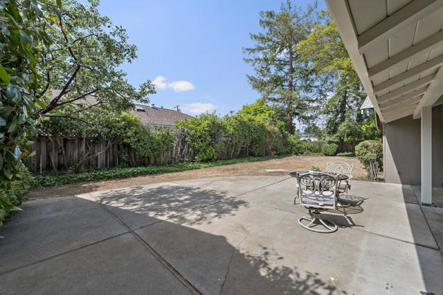 674 Campbell Avenue, Los Altos CA: https://media.crmls.org/mediaz/67ca87f1-ee30-4f91-83ab-acc7972f47bb.jpg