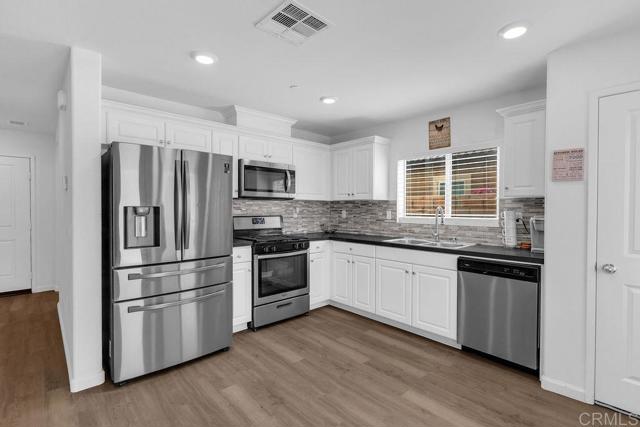 Detail Gallery Image 16 of 44 For 67497 Rio Rosalia Rd, Cathedral City,  CA 92234 - 3 Beds | 3 Baths
