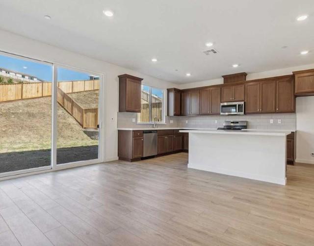 8094 Waterfall Lane, Vallejo CA: https://media.crmls.org/mediaz/67cb0556-b991-4611-a213-3ba3badc195e.jpg