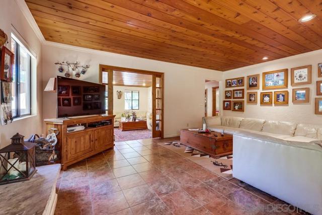 1511 Alpine Terrace Rd, Alpine CA: https://media.crmls.org/mediaz/67cc8ed8-90b7-4955-86a5-996f45a6cddc.jpg