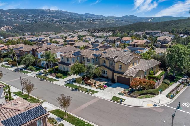 7152 Sitio Corazon, Carlsbad CA: https://media.crmls.org/mediaz/67cc9da2-cc0d-4083-9efb-95fe865634ad.jpg