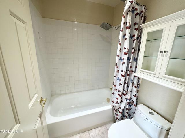 672 Indian Oak Lane, Oak Park CA: https://media.crmls.org/mediaz/67cd20ac-a143-48f0-8ac2-908de6268e24.jpg