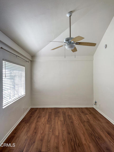 982 N Hoover Street, Silver Lake CA: https://media.crmls.org/mediaz/67cd4112-f7e8-48ed-a745-5829bf622d3e.jpg