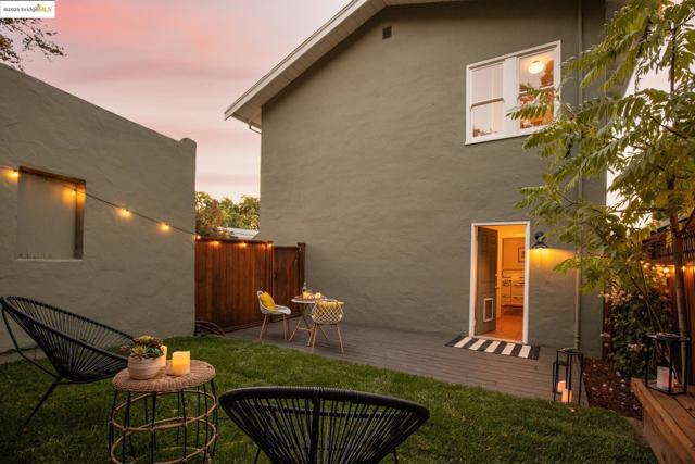 4008 Woodruff Ave, Oakland CA: https://media.crmls.org/mediaz/67cd8a8a-03fd-46d3-9c67-b022a3ce634a.jpg