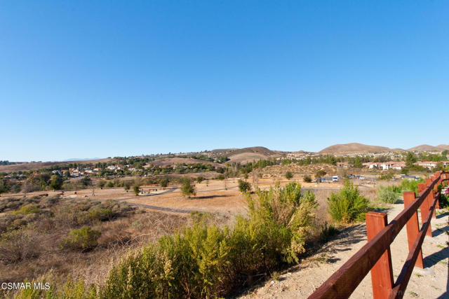 2743 Rustic Glen Drive, Thousand Oaks CA: https://media.crmls.org/mediaz/67ce769c-1f38-4926-95b7-c5ba96a14ad8.jpg
