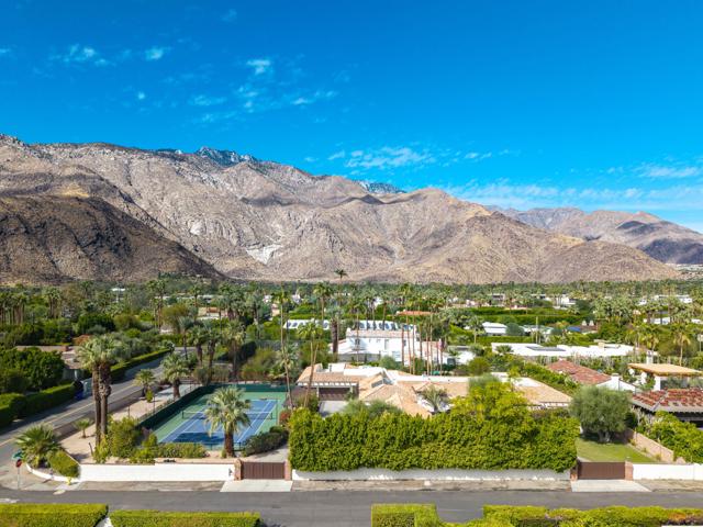 835 N Avenida Palmas, Palm Springs, CA 92262