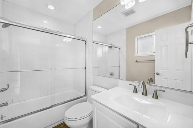 42720 Kansas Street, Palm Desert CA: https://media.crmls.org/mediaz/67d0ad63-b1b9-49a7-b284-facc6d8023dd.jpg