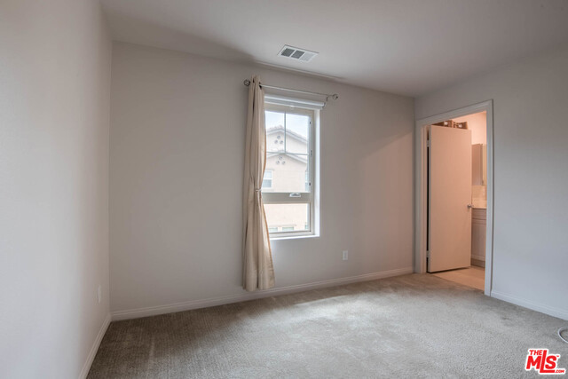 7254 N CEDAR Road, Van Nuys CA: https://media.crmls.org/mediaz/67d12ca5-ce6f-4f2c-af78-0465662a53ff.jpg