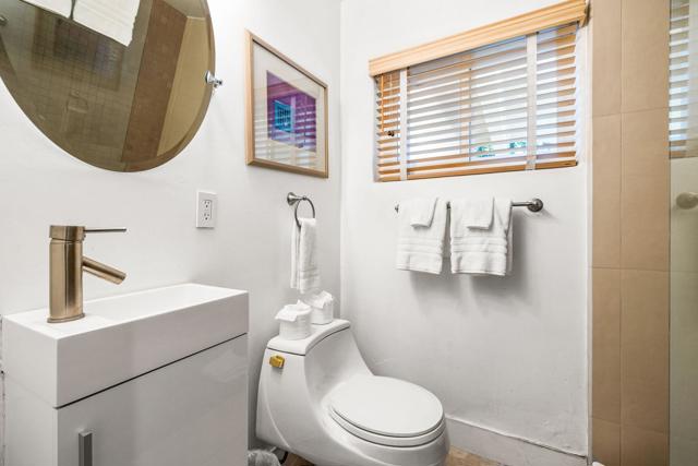 1223 E San Lorenzo Road, Palm Springs CA: https://media.crmls.org/mediaz/67d22f5f-c032-47d9-a802-d46567778c98.jpg