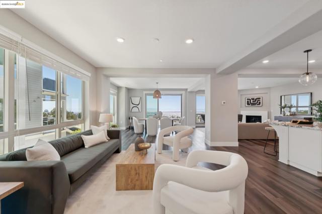 6757 Skyview Dr, Oakland CA: https://media.crmls.org/mediaz/67d2306b-c101-4b93-9ec4-832725dce958.jpg