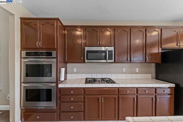 907 MAGGIORE LANE, Manteca CA: https://media.crmls.org/mediaz/67d23395-6e33-4ee5-b1ef-470f5294cfc2.jpg