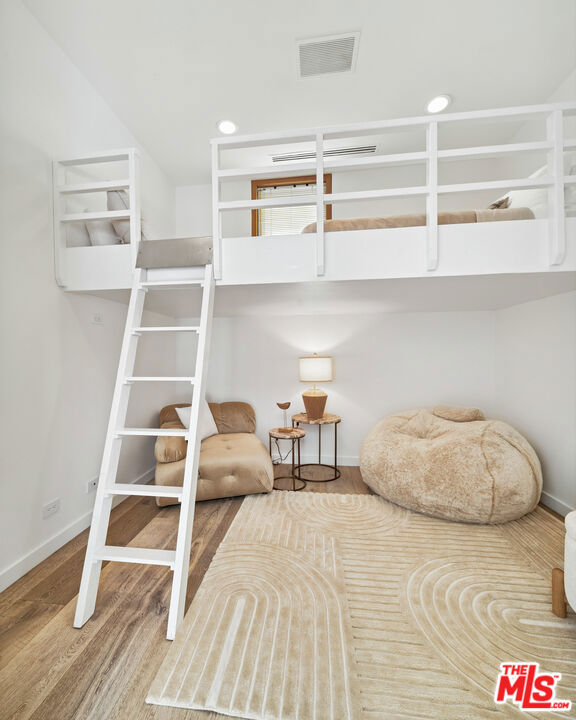 26814 Malibu Cove Colony Drive, Malibu CA: https://media.crmls.org/mediaz/67d27681-18a6-4909-af5f-ad55913204d6.jpg