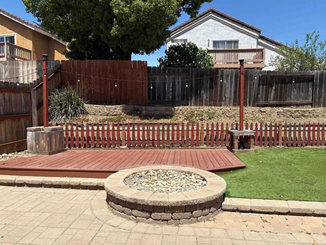 1004 Glenwood Way, Escondido CA: https://media.crmls.org/mediaz/67d2ad69-13e9-4dc8-9095-a2bd1f44f443.jpg