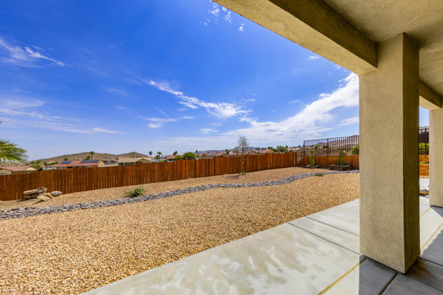 8680 Monument View Drive, Yucca Valley CA: https://media.crmls.org/mediaz/67d2f056-dea1-469e-9c33-c04271edb2be.jpg