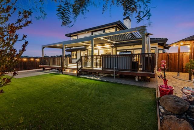11550 Skyline Boulevard, Oakland CA: https://media.crmls.org/mediaz/67d3667a-faf6-45dd-aa7c-9398400c8e50.jpg
